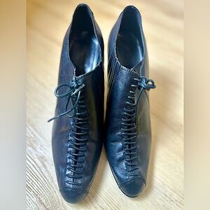 NEWPORT NEWS Women’s Black Leather Victorian Lace-Up High Heel Shoes Size 11M